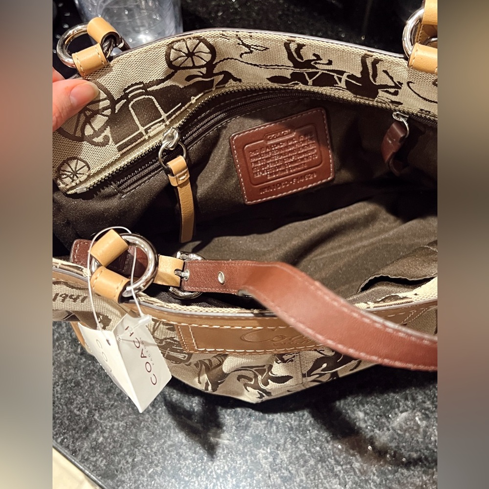 Coach purse - Picture 7 of 7
